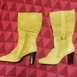 Newport news calf high leather boots size 8 m